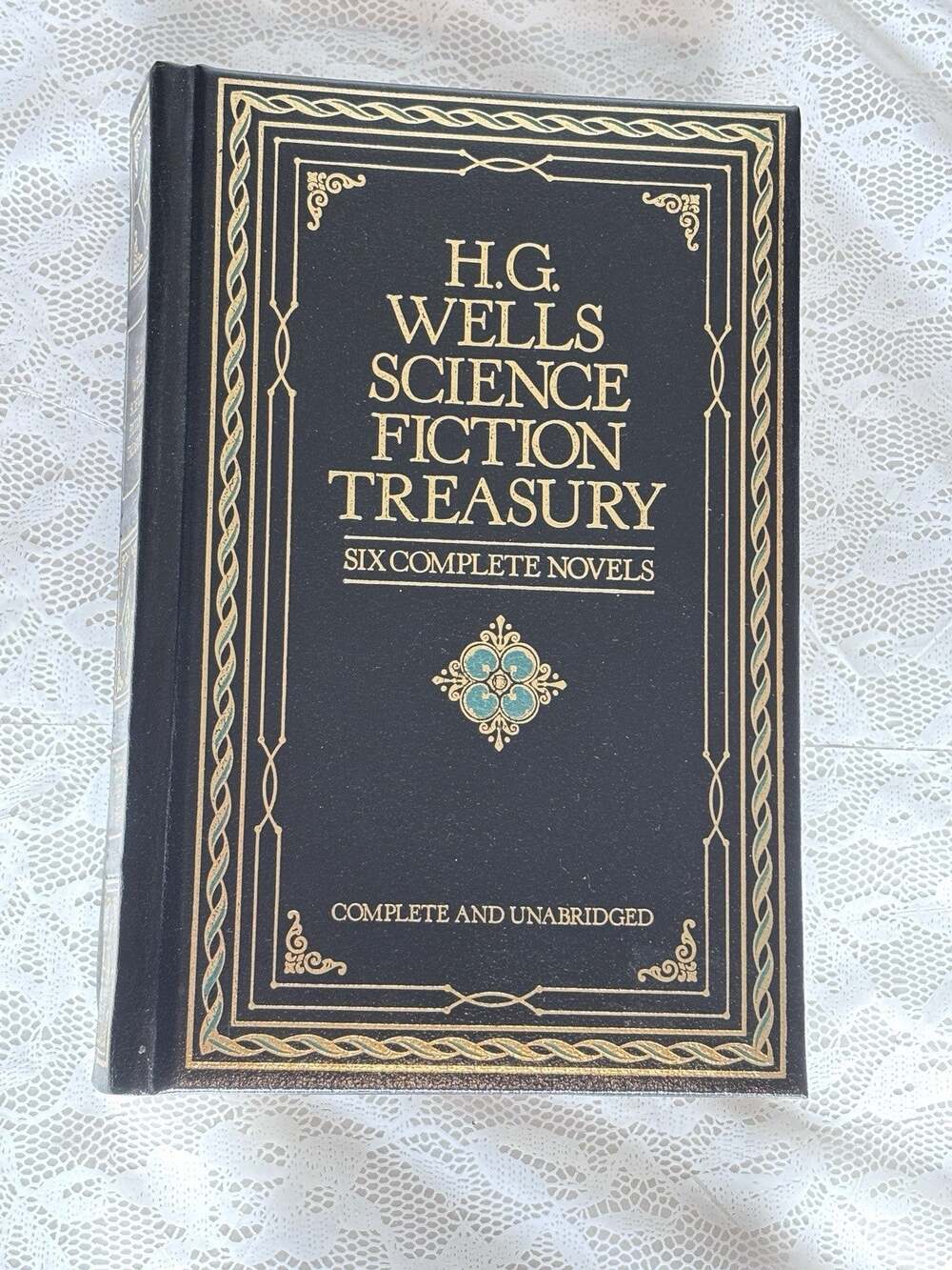 1979 Sci-Fi Black Leather H.G. Wells Science Fiction Treasury 6 Novels VTG Book